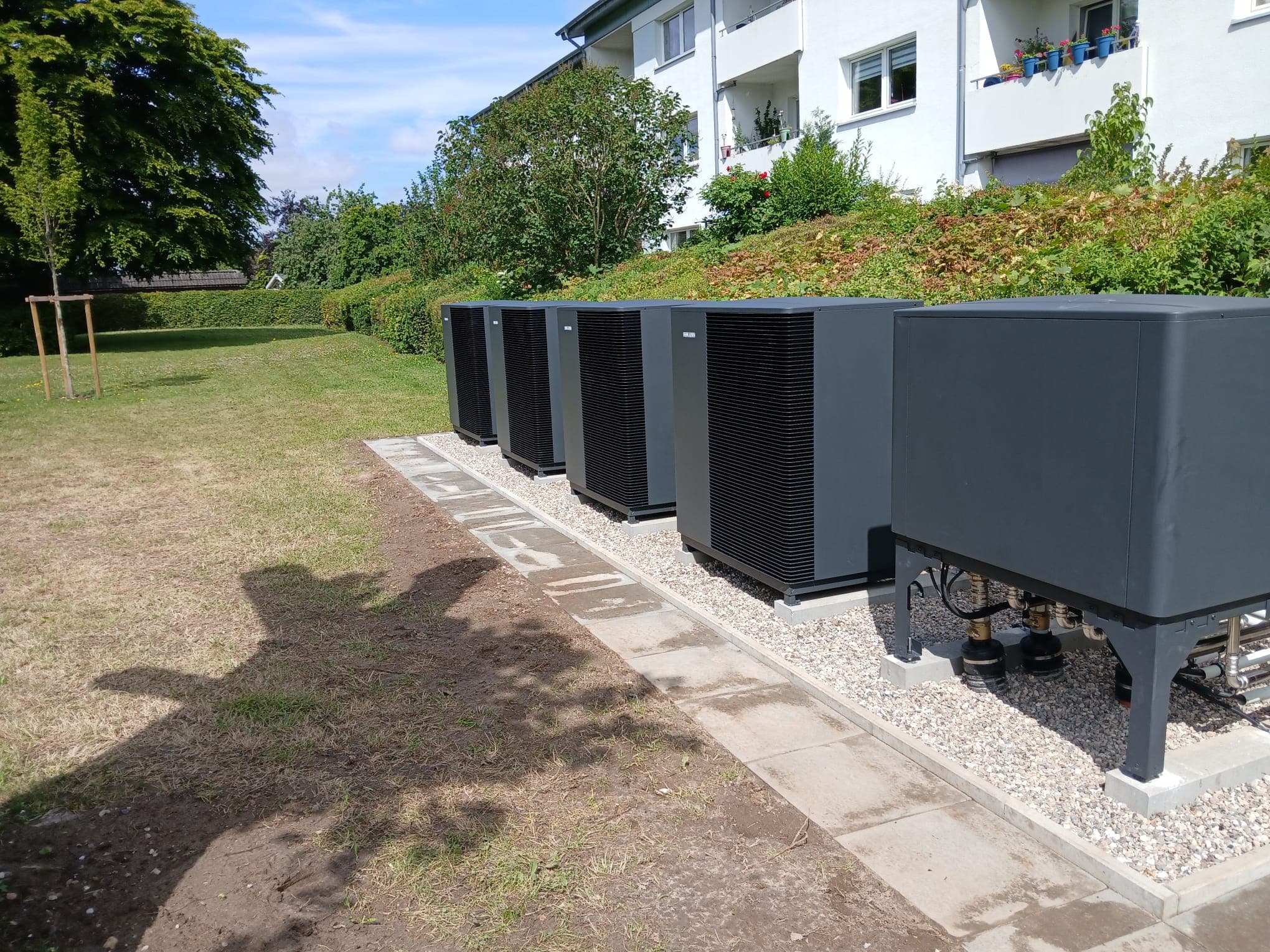 Als Handwerksbetrieb sind wir mit den Wärmepumpen von Stiebel Eltron sehr zufrieden. Die Geräte über - Bild 4