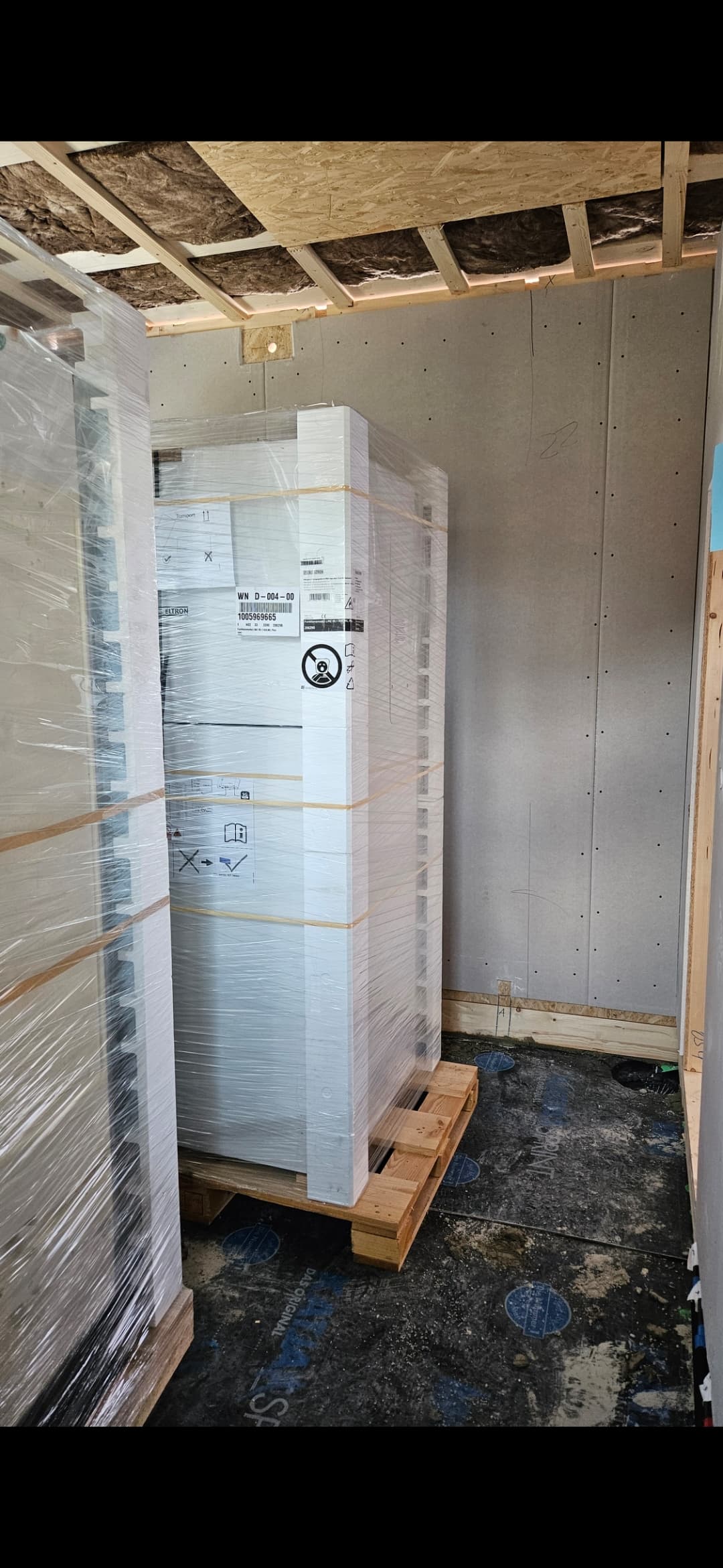 Wir bauen gerade unser Fertighaus und als erstes durfte natürlich unsere Wärmepumpe von Stiebel Eltr - Bild 2