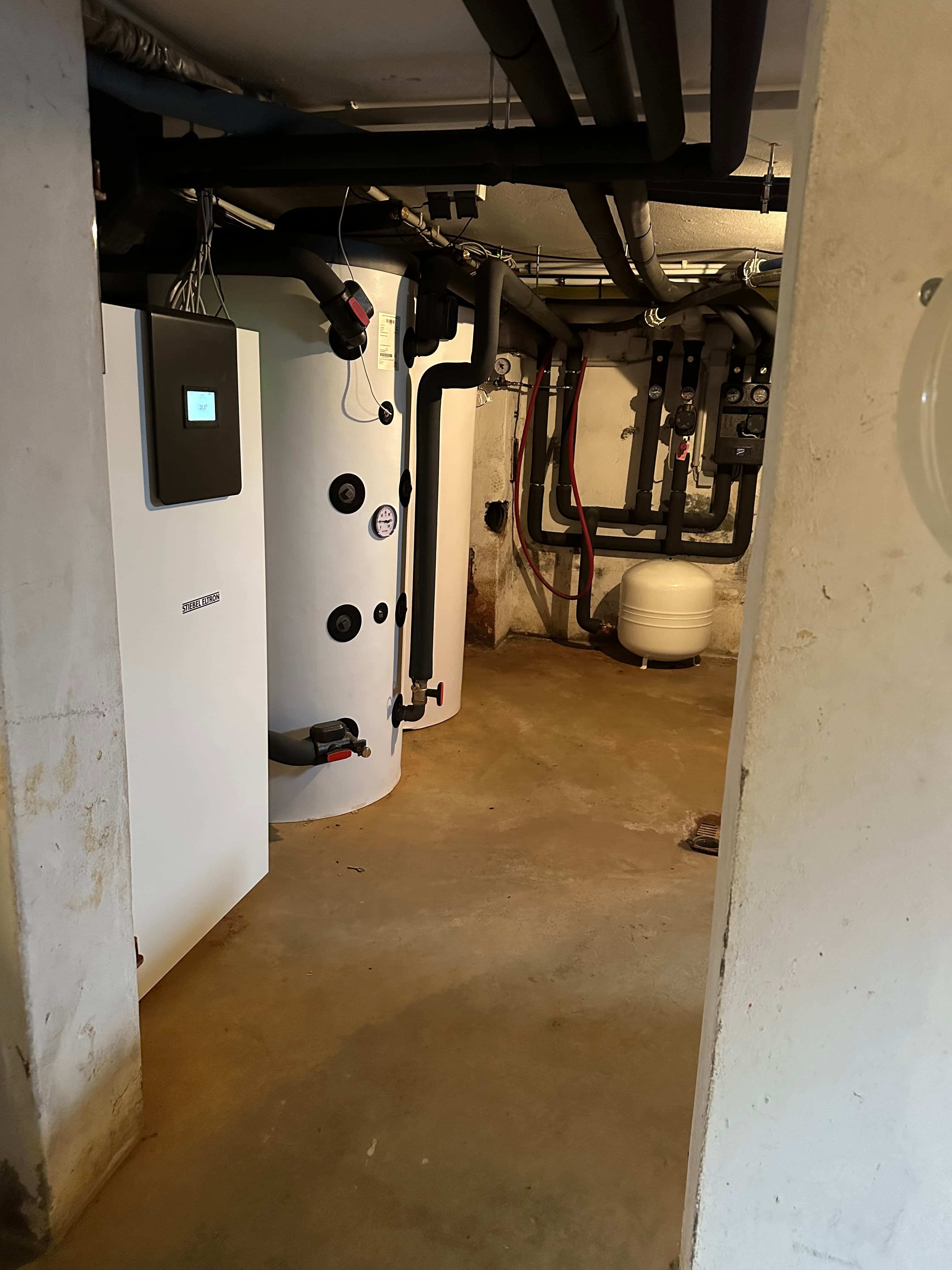 Wir haben Mitte Mai diesen Jahres unsere alte Ölheizung und Warmwasser Wärmepumpe damals auch von St - Bild 6